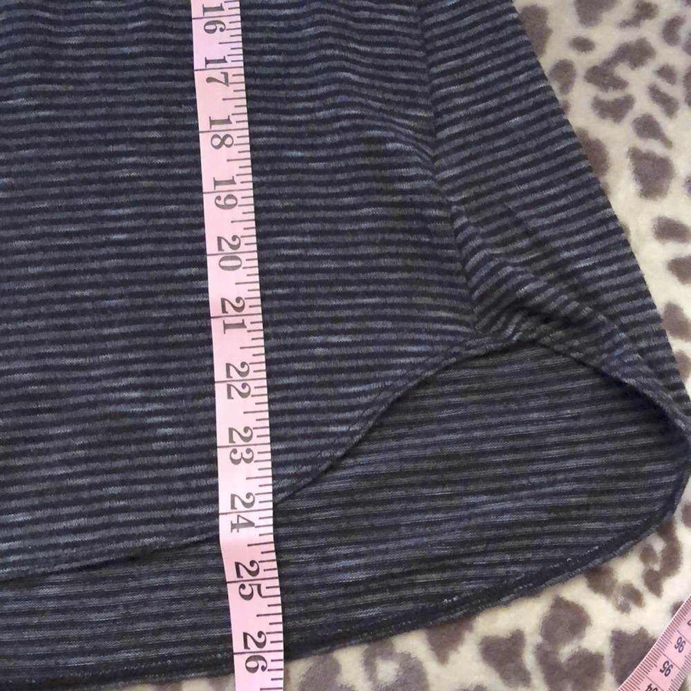 Old Navy Sleeveless Tank Black Gray Stripe Size Large 10 12 High Low Hemline - Picture 8 of 12